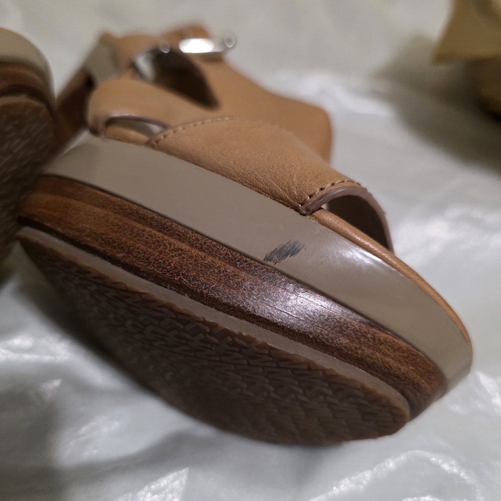 Michael Kors Beige Tan Leather Platform Heels - Picture 2 of 6
